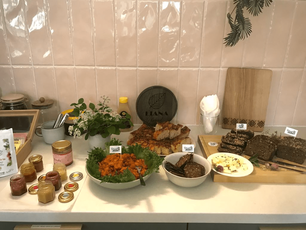 Pärnumaa toiduKOBARa lõpetas hooaja inspireeriva kohvihommiku ja infopäevaga, mis tõi kokku piirkonna toidusektori ettevõtjaid ning kirglikke kohaliku toidu ede