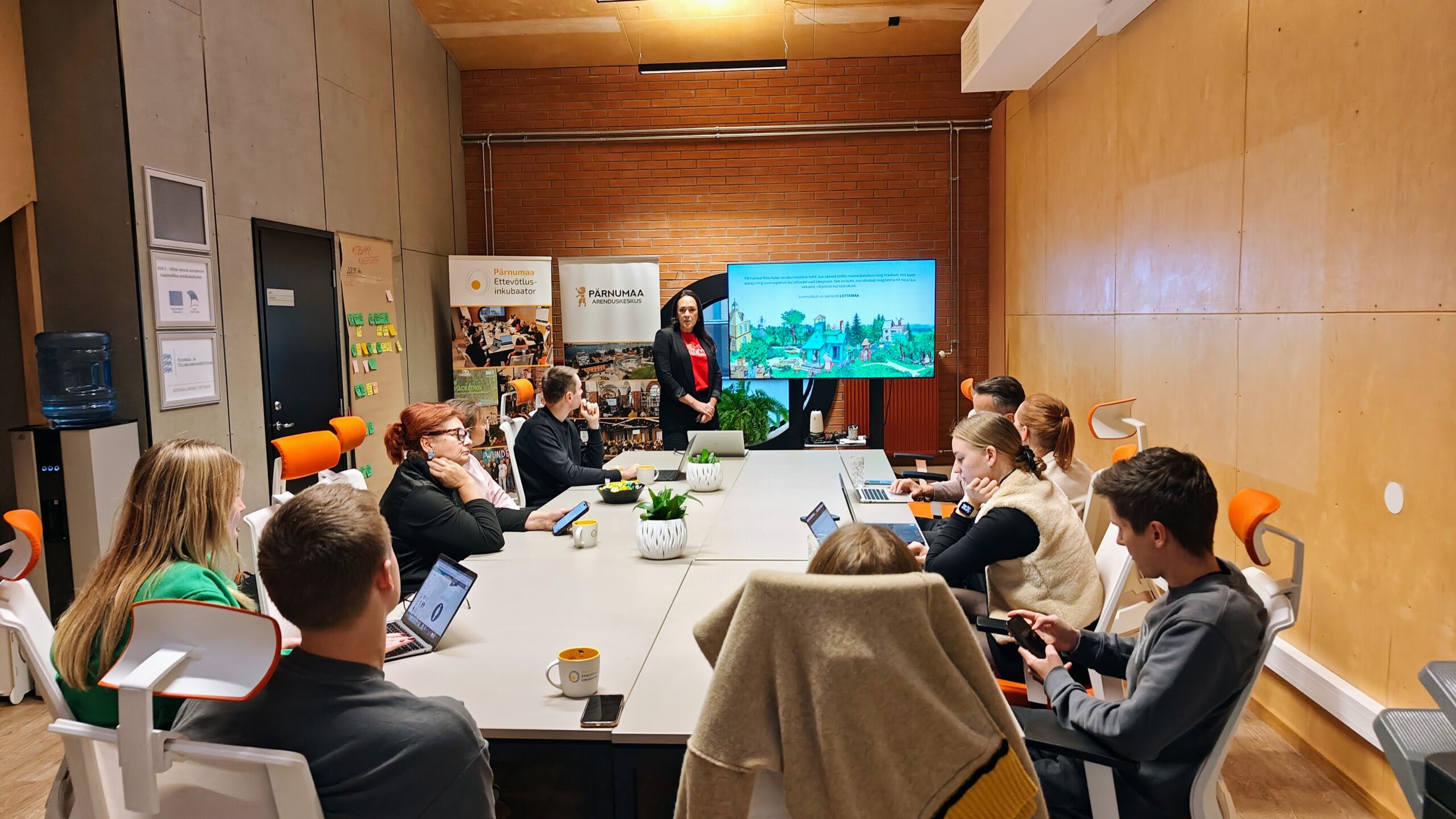 12. novembril toimus turundusKOBARa kokkusaamine, kus seekord oli külas Lottemaa turundusjuht Kaire Lerg. Ta andis ülevaate Baltikumi suurima teemapargi ajaloos